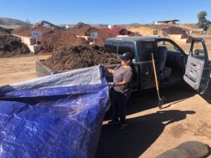 FPGS participant picks up a truckload of California Native Mulch® | SPV Soils