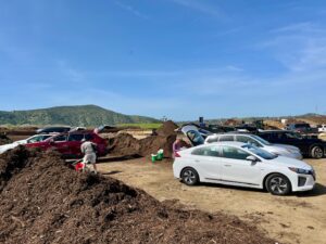 FPGS participants with Grower's Mulch & Valley's Best Compost® | SPV Soils